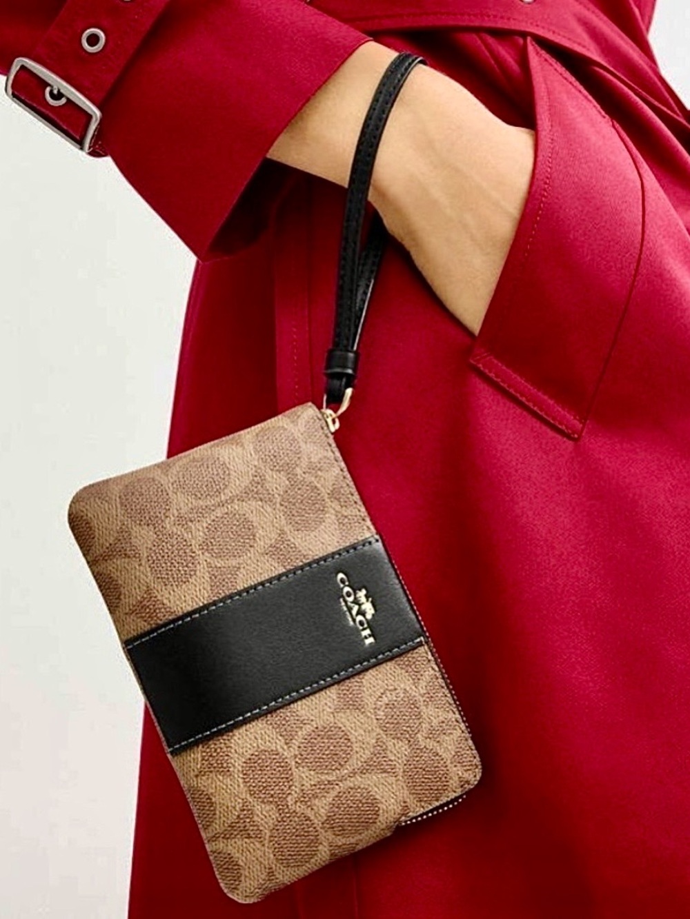 NWT Coach Corner Zip Wristlet In Signature Canvas w/ Leather Stripe